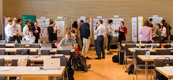 Exchange between researchers at the 2018 programme conference